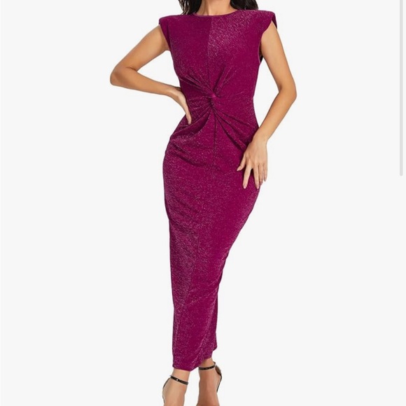 Dresses & Skirts - Sparkly shoulder pad maxi dress